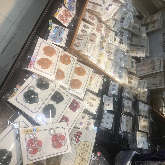 ハンドメイドアクセサリー販売中♪